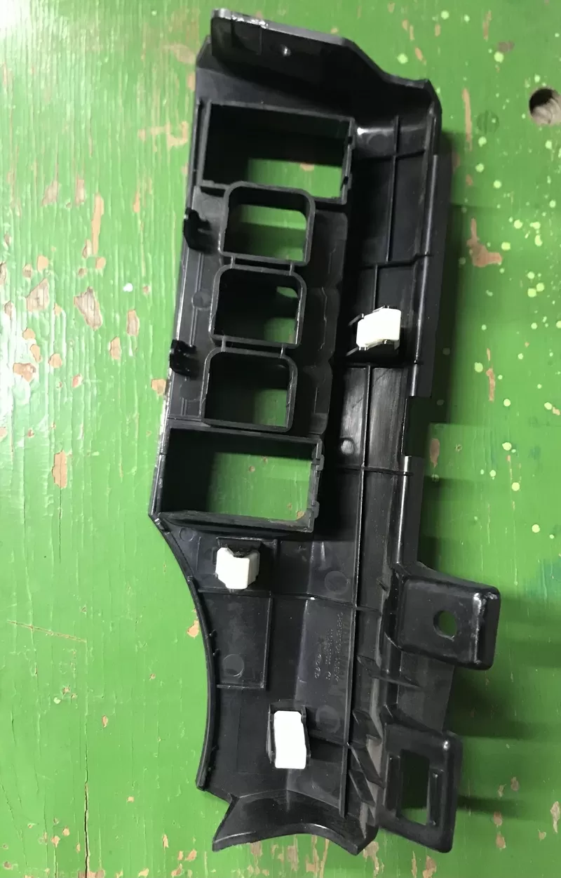 Бу накладка под блок кнопок Hyundai / Kia 93310-4Y000,  299121220 2