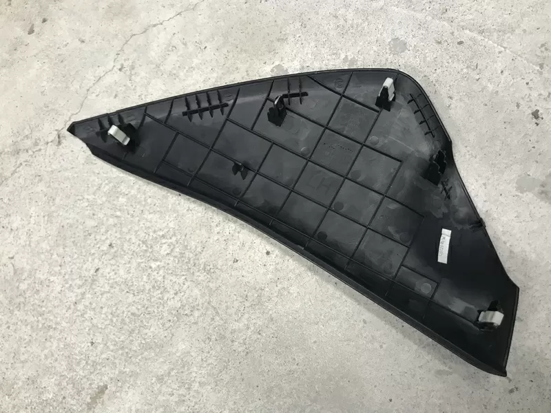 Бу накладка торпедо левая Kia Rio 3,  84715-4Y100 2