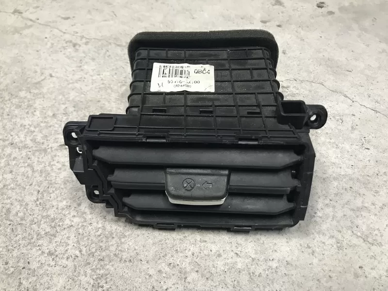 Бу дефлектор воздушный центральный левый Kia Rio 3, 97410-4X100