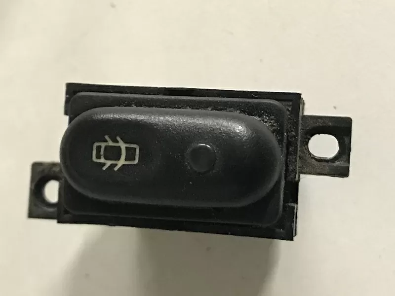 Бу кнопка блокировки дверей Renault Laguna 1, 7700421089