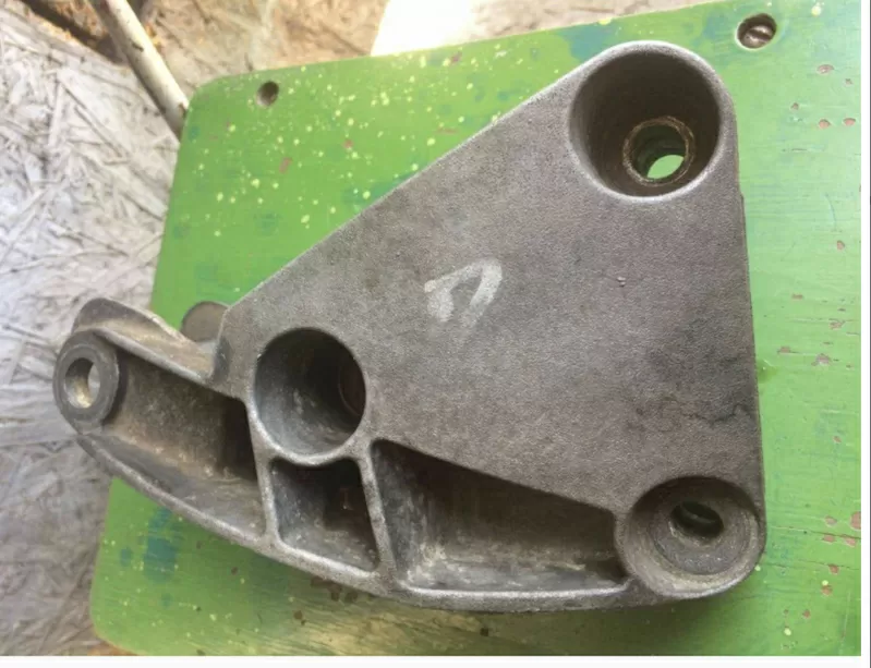 Бу кронштейн двигателя Renault Megane 2, Scenic 2, 8200072652