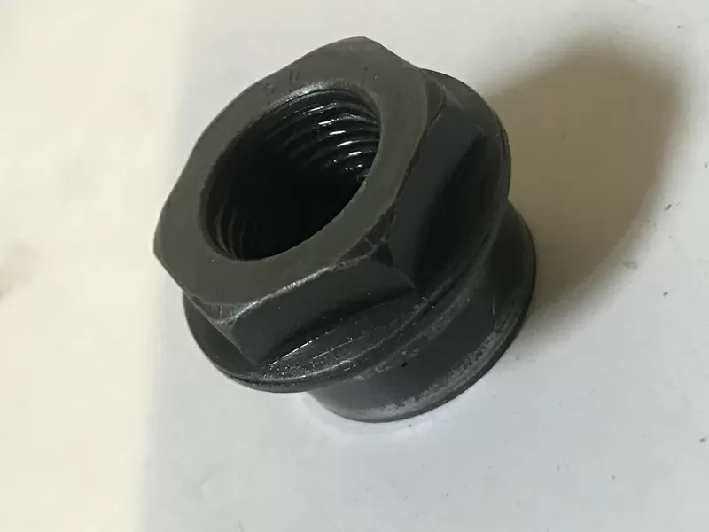 Бу гайка М16 первичного вала КПП JR5 8200073116 Renault Megane Laguna Kangoo