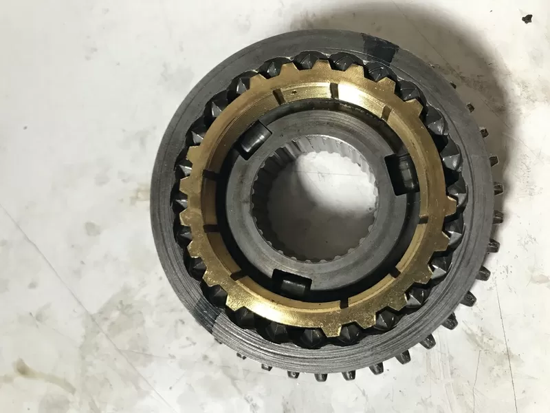 Бу муфта синхронизации 3-4 передачи КПП Renault ,  39x24 зубов,  7701717352