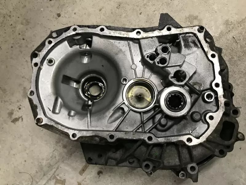 Бу корпус КПП JR5 Renault 8200210038 Megane Scenic Clio