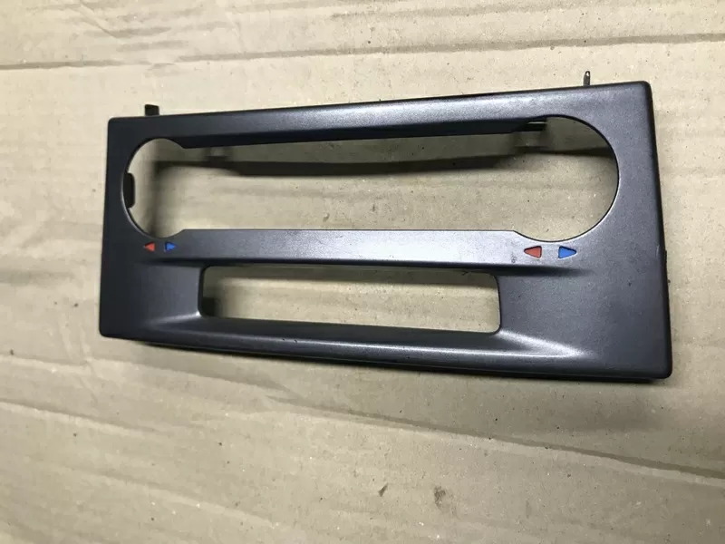 Бу накладка блока управления климат-контролем Renault Laguna 2,  8200025936