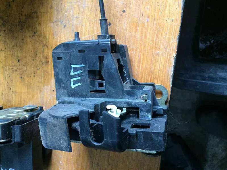 Бу замок двери Renault Scenic 1,  7701473172,  передней правой