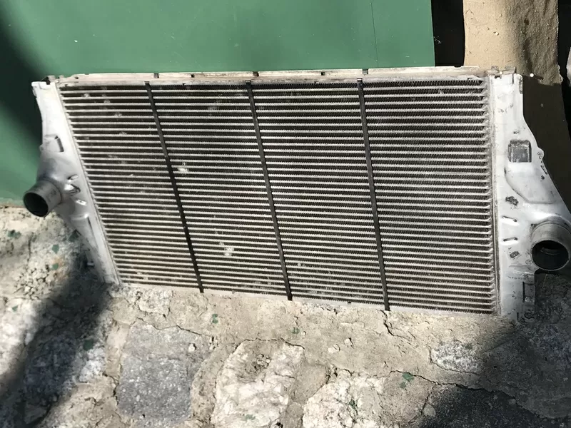 Б/у радиатор интеркулера 8200075810 Renault 2.2 dci,  Espace 4,  Laguna 2,  Vel Satis
