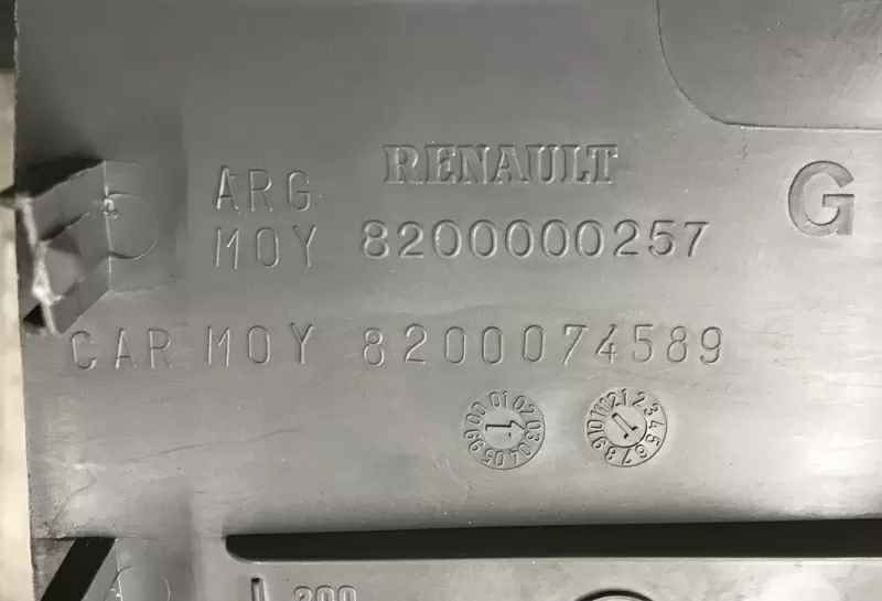 Бу накладка порога внутренняя задняя левая Renault Laguna 2,  8200000257,  8200074589 2