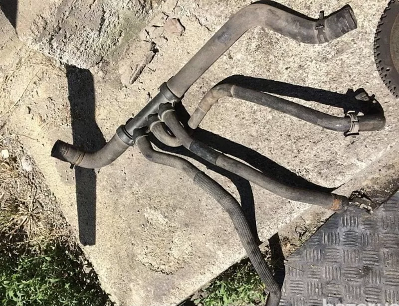 Б/у патрубок,  шланг охлаждения 8200106725 Renault Laguna 2,  1.9dci