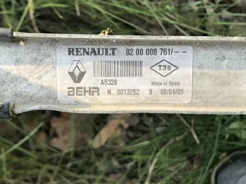 Б/у радиатор интеркулера 8200008761 Renault Espace 4,  Laguna 2,  Vel Satis 2