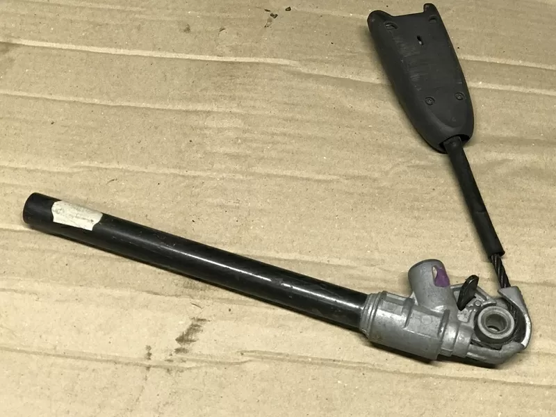 Бу натяжитель ремня безопасности Renault  8200616842,  8200548994 Megane Scenic 2,  правый переднего правого сиденья 
