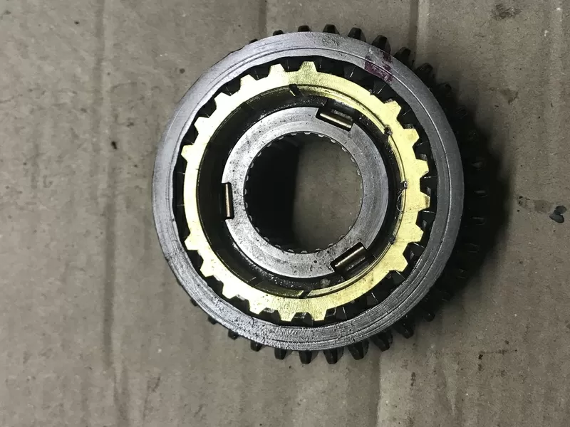 Бу муфта синхронизации 3-4 передачи КПП Renault ,  39x24 зубов,  7701717352 2
