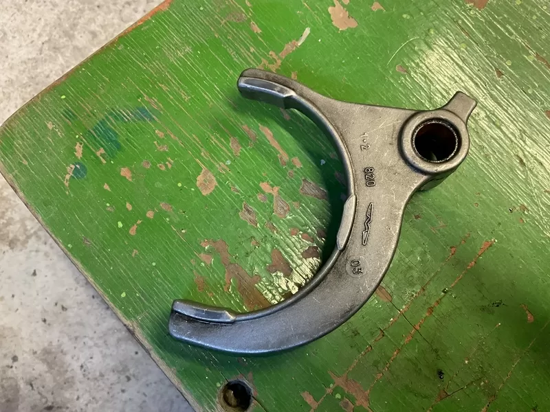Бу вилка задней передачи КПП ND0 Renault Megane Scenic 2,  8200166800