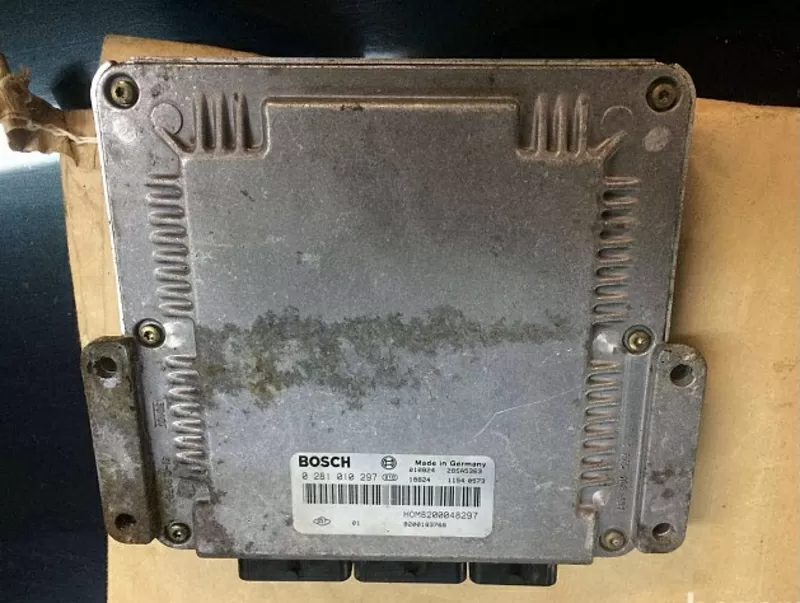 Бу блок управления двигателем Bosch 0281010297,  HOM8200048297,  8200183768 Renault Laguna 2,  1.9 dci