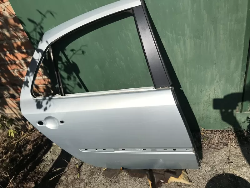 Бу дверь задняя правая лифтбек Renault Laguna 2, 7751471661 цвет TEB64