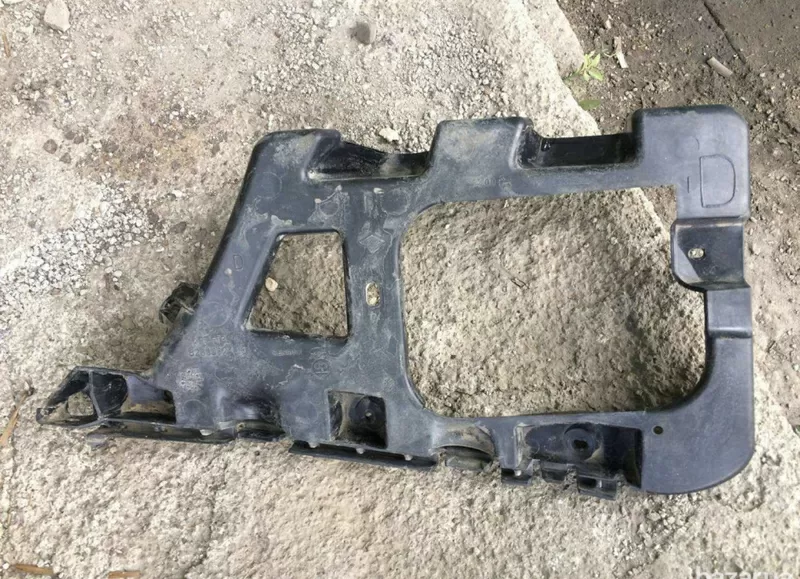 Б/у кронштейн бампера заднего правый Renault Laguna 2, универсал 8200002190,