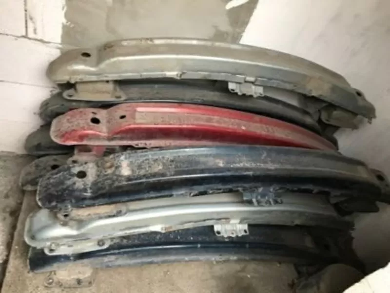Бу усилитель переднего бампера Renault Laguna 2, 7782148920, 7751473809