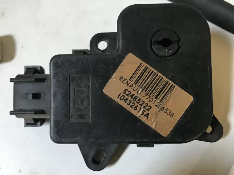 Б/у моторчик заслонки отопителя , печки Renault Laguna 2,  7701206538 