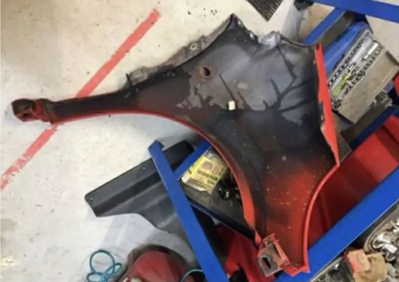 Бу крыло переднее левое Mercedes Benz W168 , A1688800318 4