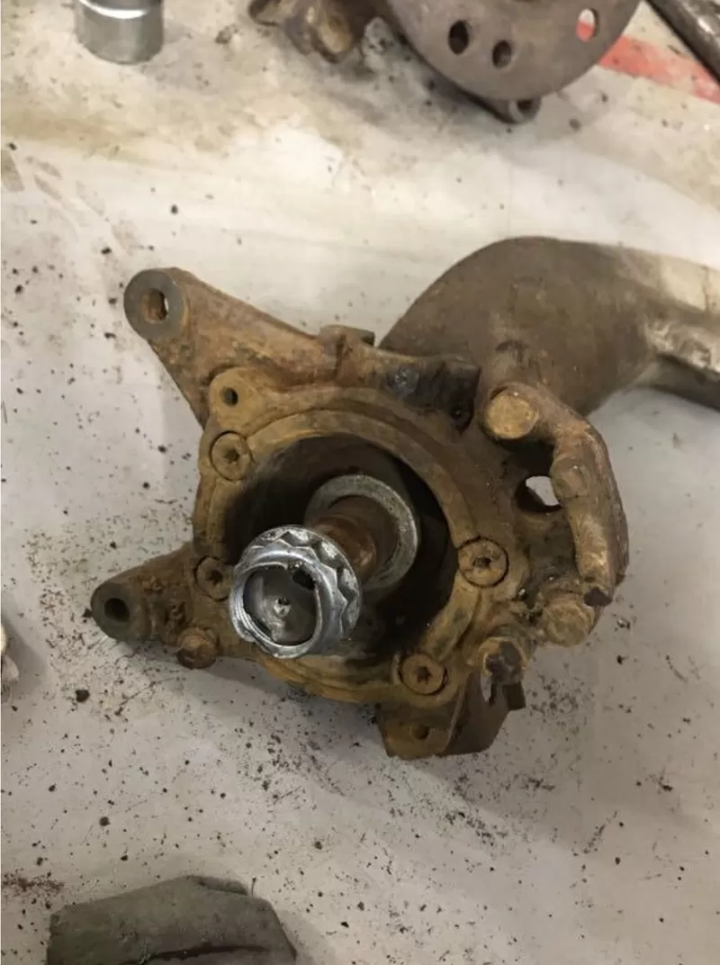 Бу рычаг задний левый Mercedes W168, R1683521405, A1683503506 2