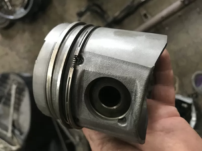 Б/у поршень на двигатель Renault G9T, 2.2dci, стандарт, 8712740010, 7701474970
