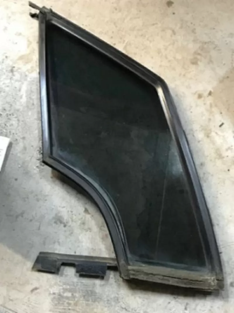 Бу стекло глухое Mercedes Benz W168,  A1687250209,  передней правой двери