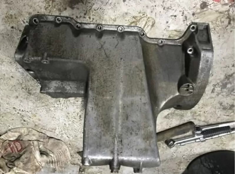 Бу поддон масляный Mercedes W168, A1660141002