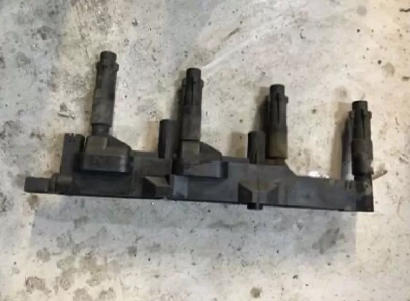 Бу катушка зажигания Mercedes Benz W168, 0221503033
