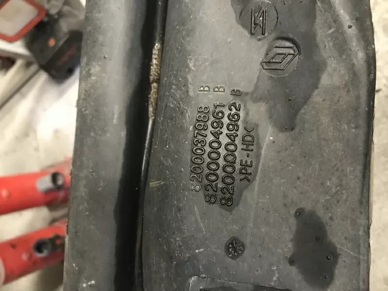 Бу заливная горловина топливного бака Renault Laguna 2,  8200037988,  8200004961,  8200004962 2