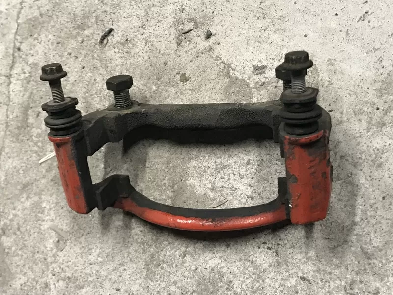 Бу скоба переднего суппорта Mitsubishi Colt,  Smart ForFour,  A4544200015,  4605A067