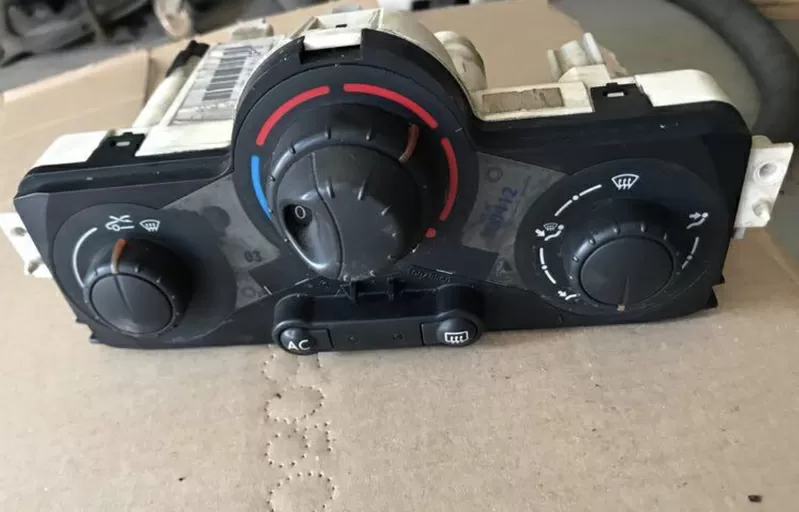 Бу блок управления кондиционером Renault Megane 2,  7701055146,  69420001, 