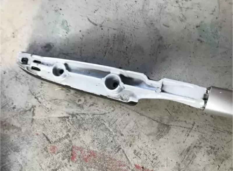 Бу рейлинг правый Renault Megane 3 универсал, 738200019R , дефект. 3