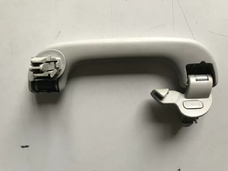 Бу ручка потолка Renault 8200003209 Trafic 2, Laguna 2, Opel Vivaro 2, Nissan Primastar 2 2