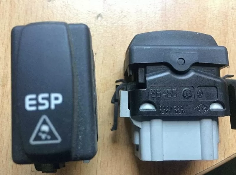 Бу кнопка ESP Renault Laguna 2, 8200003452.