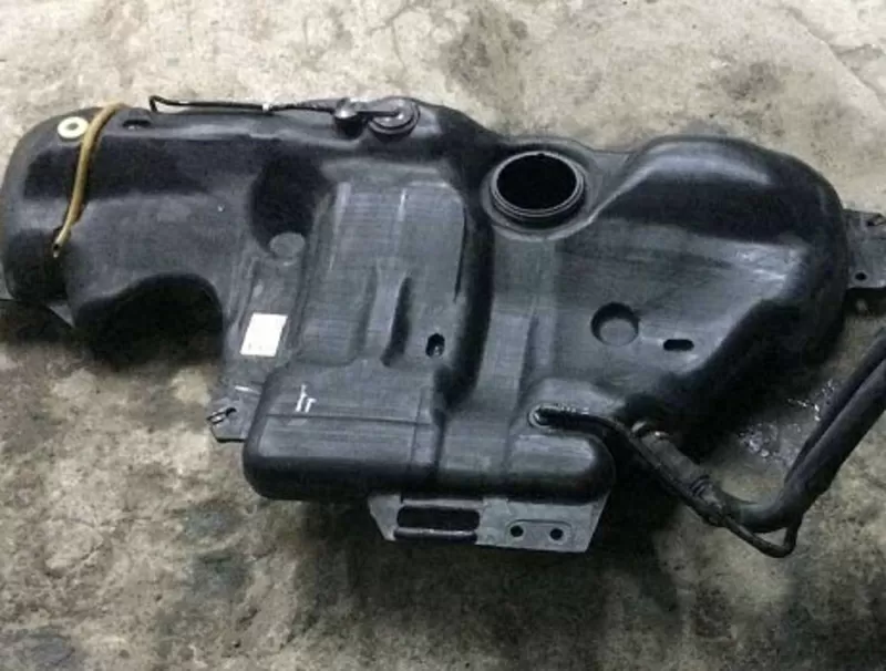Б/у топливный бак Renault Laguna 2, 8200004975, 8200022335, 8200022336, 8200004974, 8200013340,