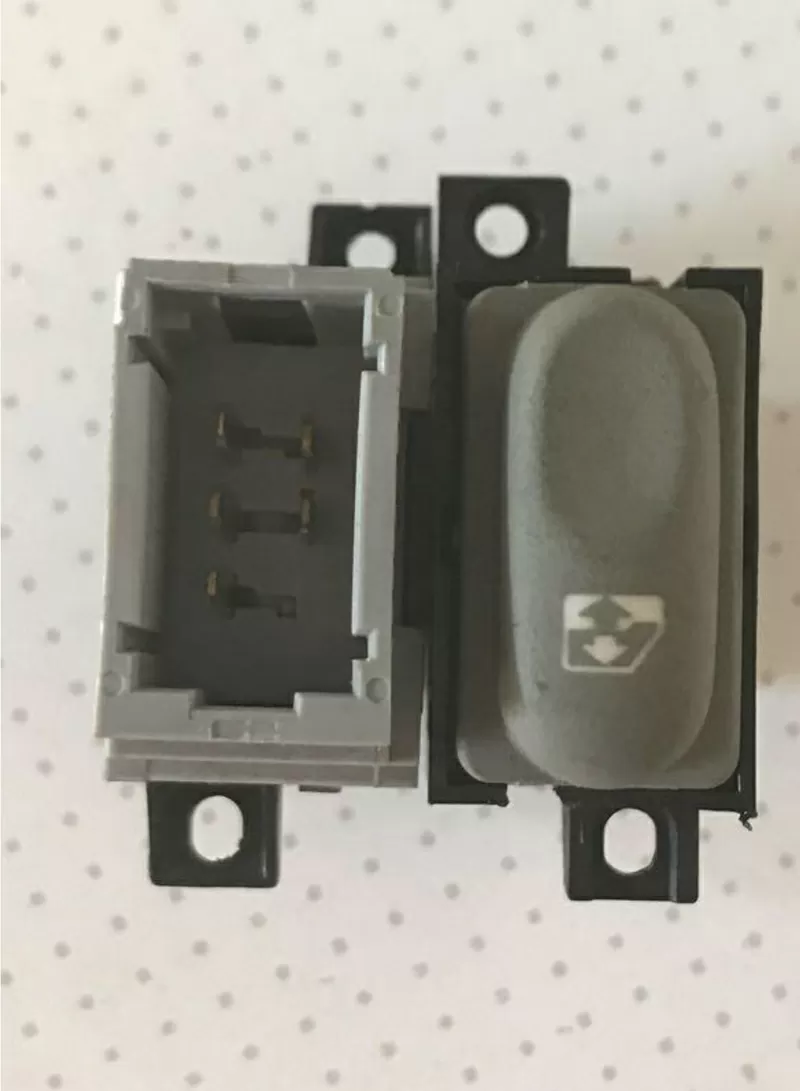 Б/у кнопка стеклоподъемника передняя Renault Scenic 1, 7700433115