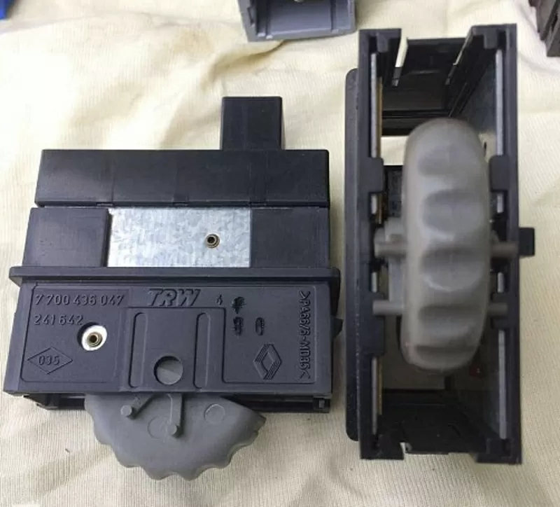 Б/у кнопка освещения панели приборов Renault Scenic 1, 7700436047,