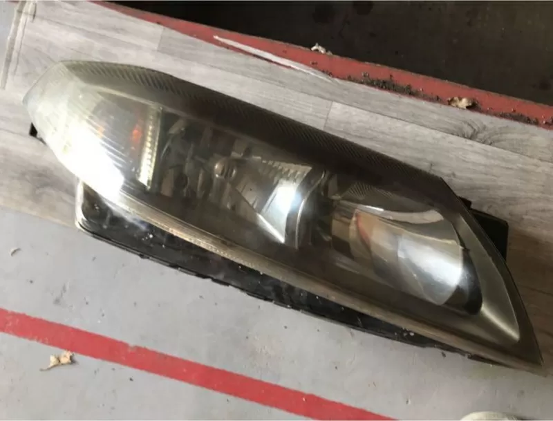 Бу корпус фары Renault Laguna 2, 8200207516, xenon, правая, дорейстайлинг, без блока розжига.