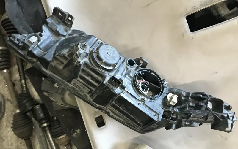 Бу корпус фары правый Renault Laguna 2, 8200002847, дефект-трещинка, крепления все целые 4
