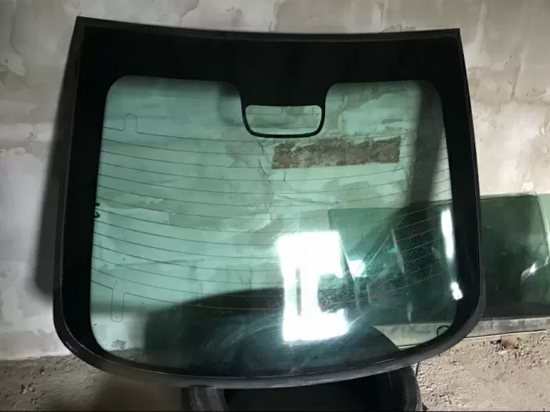 Бу стекло крышки багажника лифтбэк Renault Laguna 1, 7700424522, 7700435720