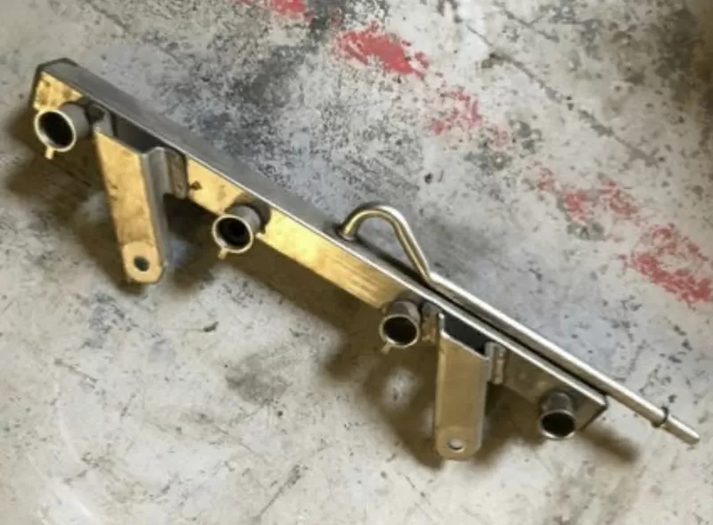 Бу топливная рейка рампа Chery S21-1121010,  S211121010 Jaggi Kimo