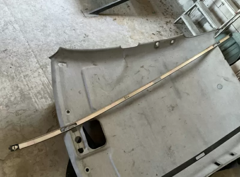 Бу молдинг крыши левый Renault Megane 2 универсал 8200208517,  8200208519 2
