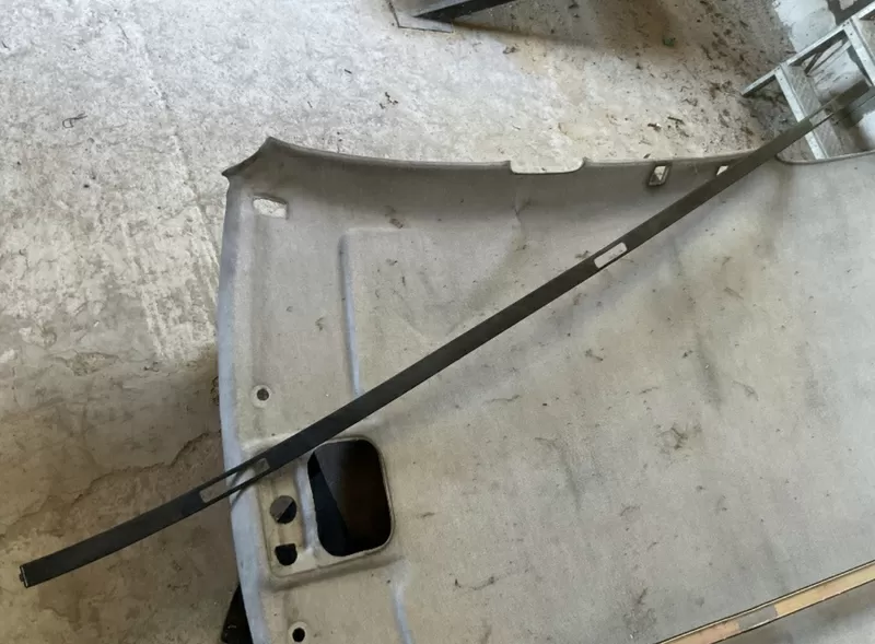 Бу молдинг крыши правый Renault Megane 2 универсал 8200208515, 8200208516