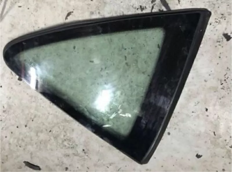 Бу стекло глухое заднее левое нижнее Mercedes W168,  A1686700112,  A1686700100