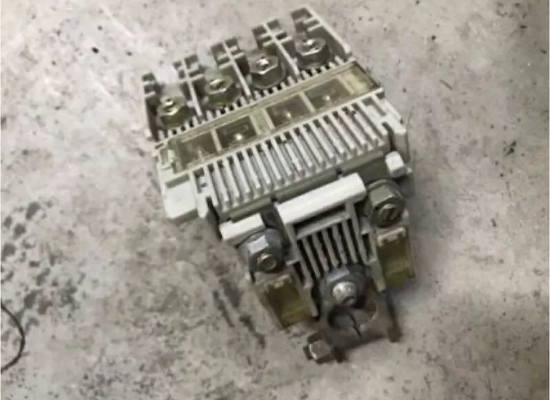 Бу плюсовая клема Smart Forfour W454, A4545460344 2