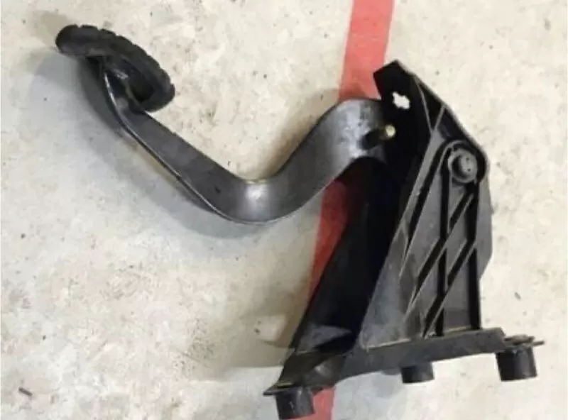 Бу педаль сцепления Renault Laguna 2, 8200002856, 8200725734, 8200517929, 8200019163