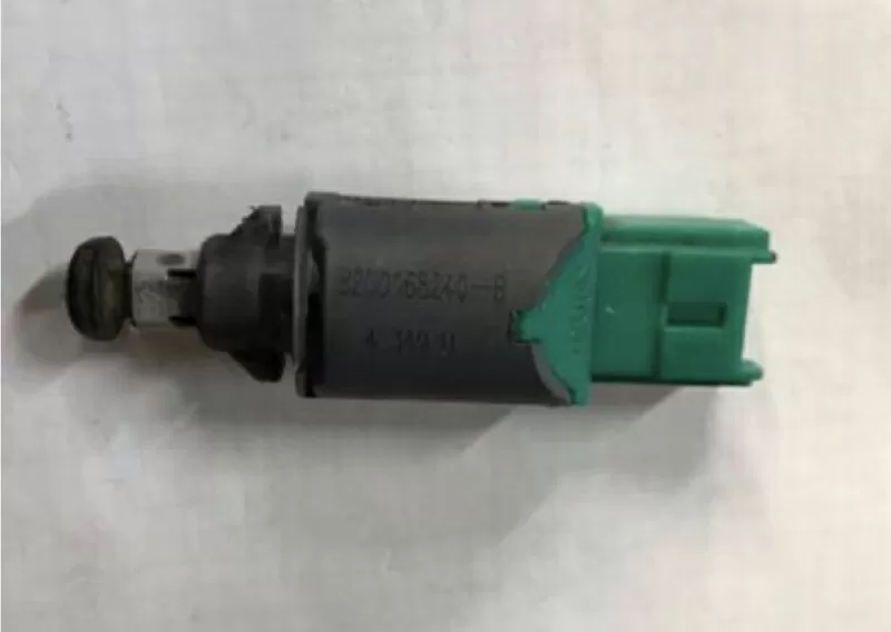 Бу датчик педали сцепления Renault 8200168240, 2 пина