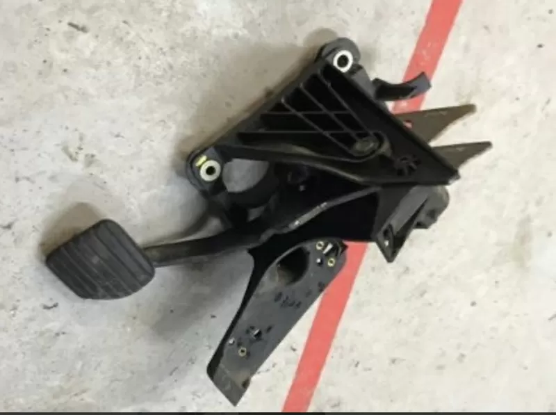 Бу педаль тормоза Renault Laguna 2, 8200725724, 8200420699, 8200002853