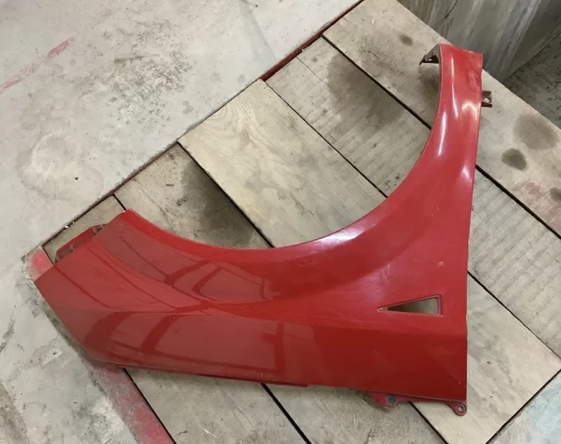 Бу крыло переднее правое Renault Scénic 2, 8200020569, есть две трещинки .