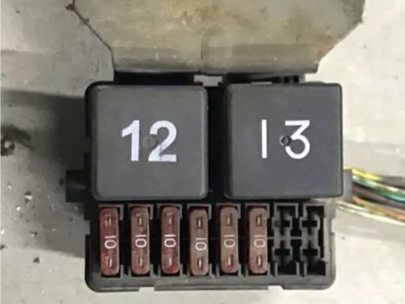 Бу блок реле Chery Amulet A11-3723027, A113723027. Оригинал.